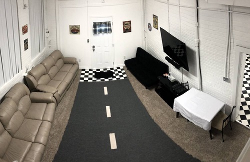 Terre Haute House | Nostalgic 1950s-Garage-Themed VRBO — Sleeps 10!