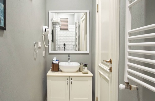 Balat House | Nostalgic & Comfortable Historical Home!
