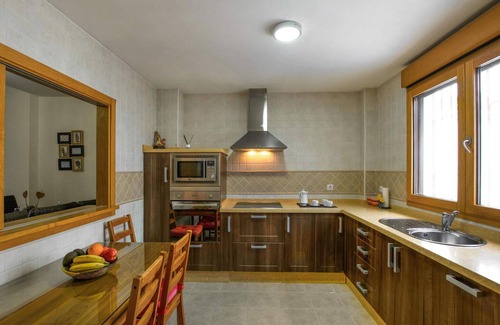 Cordoba House | Not far from the city of Cordoba awaits you this beautiful vacation home with swimming pool.