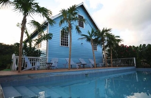 Caye Caulker House | Not your ordinary house with a pool! 3 Bdrm + Loft, 2 Bath Home