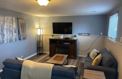 South Bend House | Notre Dame Get Away 4-Bdm 2-mile from Campus BBQ