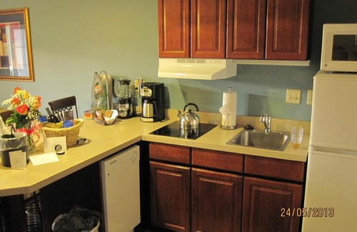 Mishawaka Apartment | Notre Dame vs Wake Forest Weekend! 5 minutes from the stadium!