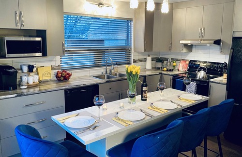 Plateau Apartment | NOUVEAU* cœur de Ste-Foy *free parking*Fast wifi