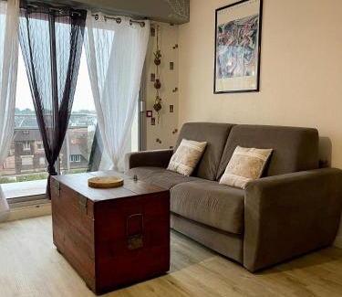 Saint-Quay-Portrieux Apartment | Nouveau KERGAYAM studio avec vue panoramique sur mer