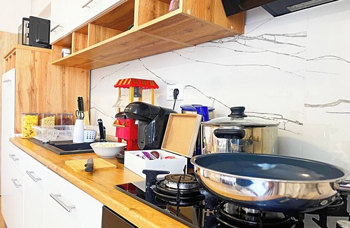 Chiajna Apartment | Nova Chic Studio WiFi, AC, Popcorn and Wine Free parking