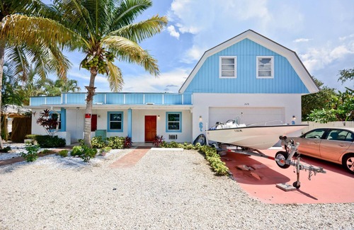 North Palm Beach Apartment | NPB Tropical Hideaway