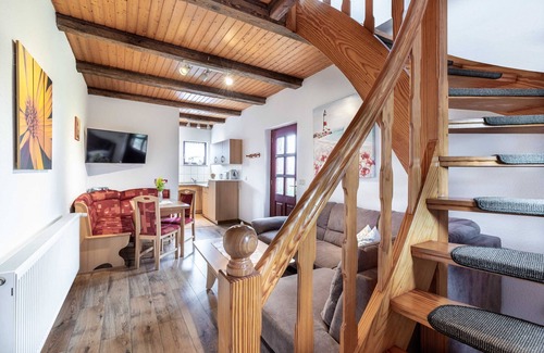 Steffenshagen Apartment | Nr. 1 - 3 Zimmer Ferienwohnung mit Terrasse und Garten - Ostsee Bauernhof Schwalbennest OFC 15