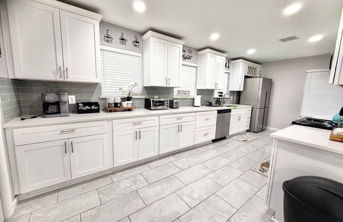 Southeast Houston House | NRG Stadium - Pool table, Patio, & Grill