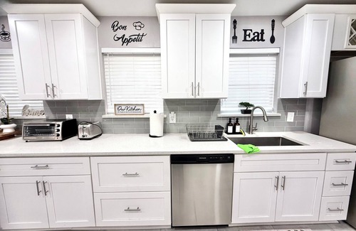 Southeast Houston House | NRG Stadium - Pool table, Patio, & Grill