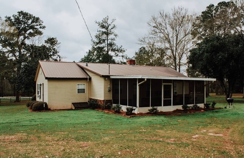 Morris House | Nubbintown UP House Great Stay for Family or Work