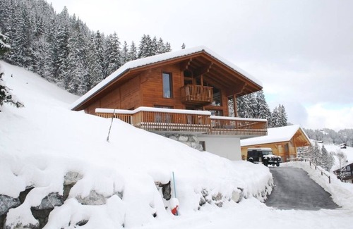 Zweisimmen Apartment | Nubes, Chalet by Interhome