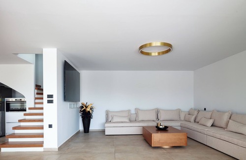 Kolymvari Villa | Nuera III: Modern 3BR Villa, 300m from the Beach