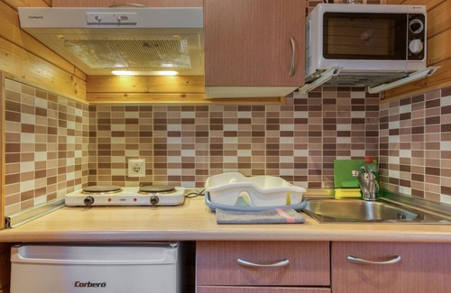 Benicolet Apartment | Null 'Entre Viejos Olivos 6' with Mountain View, Shared Pool and Air Conditioning