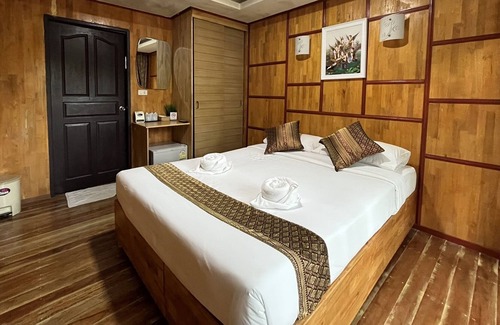 Kamlon Hotel | Num Chaykhong