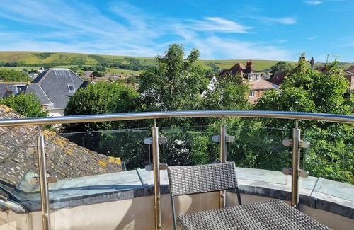 Swanage Cottage | NUMBER 10 THE PENTHOUSE, family friendly in Swanage