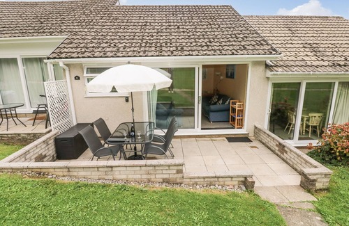 Oxwich Cottage | NUMBER 6 OXWICH LEISURE PARK, family friendly in Oxwich