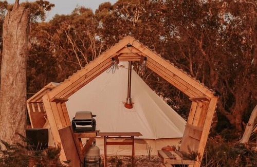 Coles Bay RV Rental | Numie | Waterfront | Glamping | Wineglass Bay