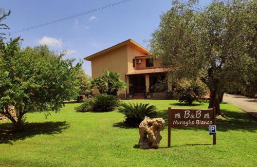 Santa Maria La Palma Bed & Breakfast | Nuraghe Bianco