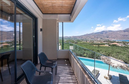 Trachilos House | Nusa Retreat- 3 Bedroom residence - Seaview infinity private pool