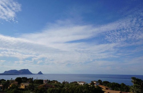 Torre Colonna-sperone Villa | Nut House apartment near the sea in a villa with garden