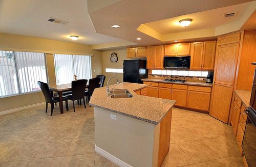 Fort Apache House | NV8876 · Private Pool | Spa | Pool Table | Poker table | Putting Green | Wifi