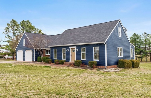 Rogers House | NW Arkansas Gem with Pool, Trails and Shuffleboard