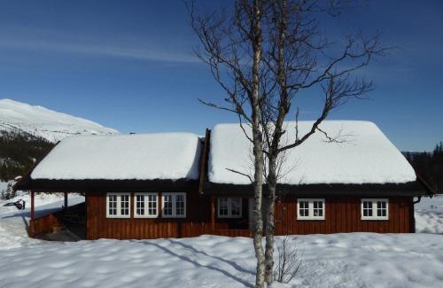 Atra House | Ny hytte i flott turterreng