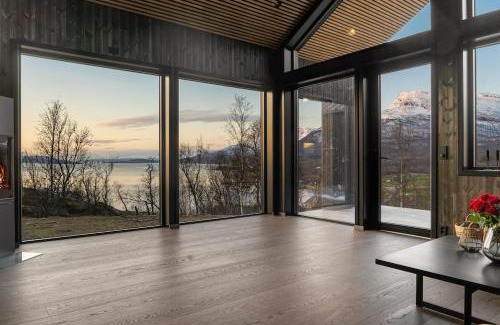 Laukeng Villa | Nybygget arkitekt tegnet Snøhetta i vakker natur