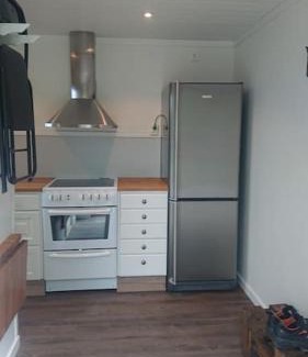 Are House | Nyrenoverad charmig gäststuga med sovloft i Järpen