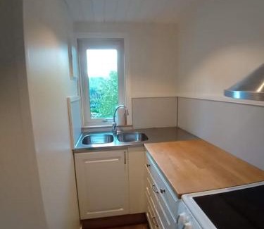 Are House | Nyrenoverad charmig gäststuga med sovloft i Järpen