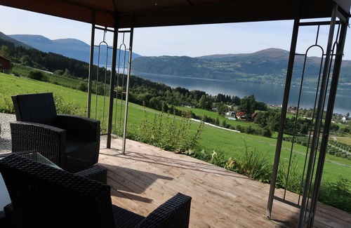 Innvik House | Nystova by Interhome