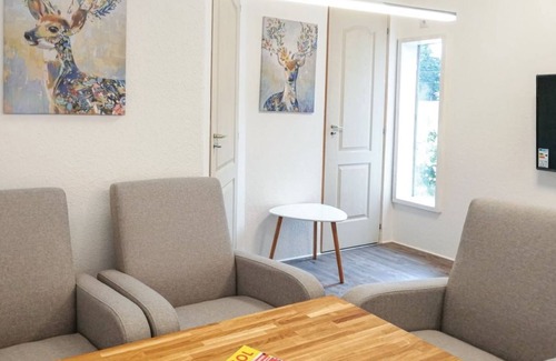 Balatonszemes House | Nytt och välutrustat boende mycket nära Balatons strand. Wifi och Netflix ingår