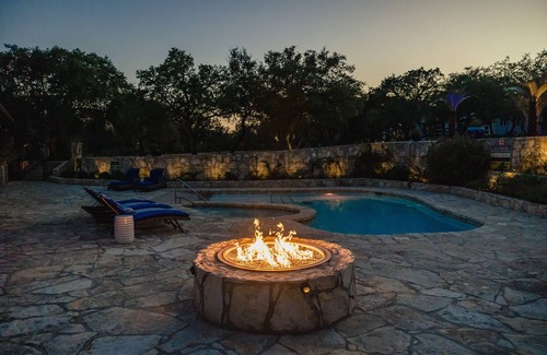 Dripping Springs House | Nyumba House - Asante Lodging and Events