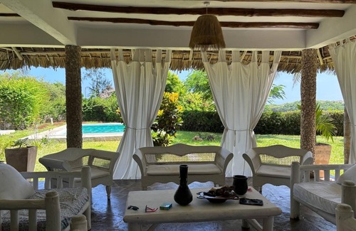 Watamu Villa | Nyumba Sara (sea front villa)