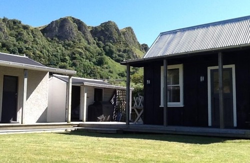 Kairakau House | Great holiday accommodation at Kairakau Beach