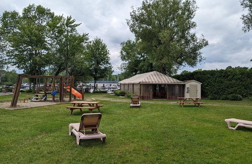 Magog Apartment | O'berge du village C-304- Waterfront