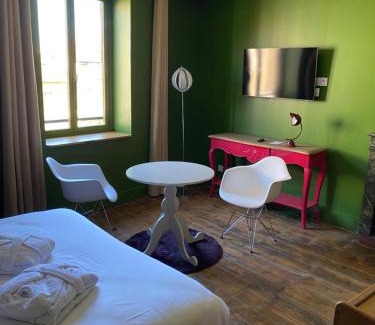 Charlieu Bed & Breakfast | O'fil de soi e