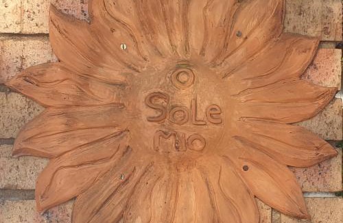 Bedfordview Apartment | "O Sole Mio" Self catering studio apartment in Bedfordview