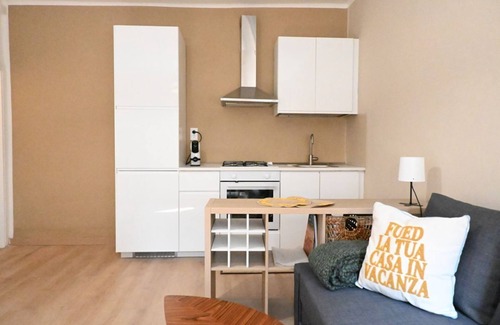 Osimo Apartment | O03 - Osimo, two-room apartment with terrace and wifi