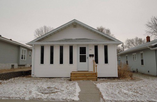 Mobridge House | Oahe Oasis