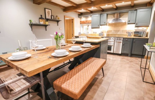 Sandbach House | OAK BARN, pet friendly, character holiday cottage in Sandbach