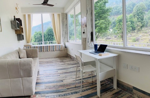 Sidhpur Villa | Oak by the River - Luxury villa in the serene outskirts of Dharamshala/Mcleod