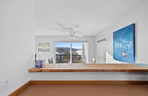 Oak Harbor Condo | Oak Harbor View : Relaxing Setting. Base rate 2 ppl