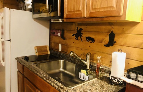 Canyon Lake Cabin | Oak Hollow Cabin at Canyon Lake