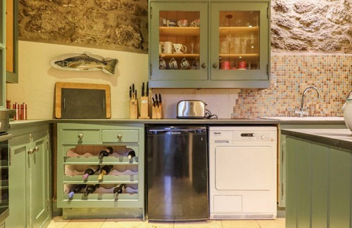 Lustleigh House | OAKHURST, pet friendly, character holiday cottage in Lustleigh