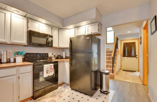Thayerville House | Oakland Vacation Rental < 1 Mi to Deep Creek Lake!