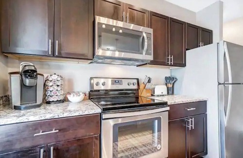 Oakley Condo | Oakley Square Sleeps 5-Fully Remodeled-Walkable
