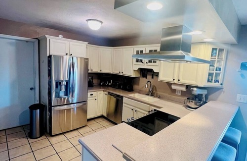 Plum House | Oakmont 5-bedroom house, 1-2 min walk to US Open 2025 Golf Course entrance