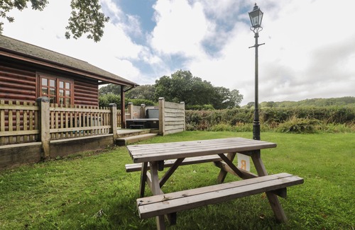 Swanage Cottage | OAKS, family friendly, with hot tub in Swanage