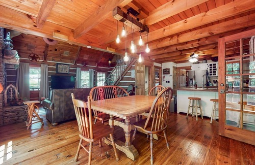 Mount Juliet Cabin | Oakwood Hideaway! Cozy Log Cabin on 18 acres in the Heart Of Mt. Juliet